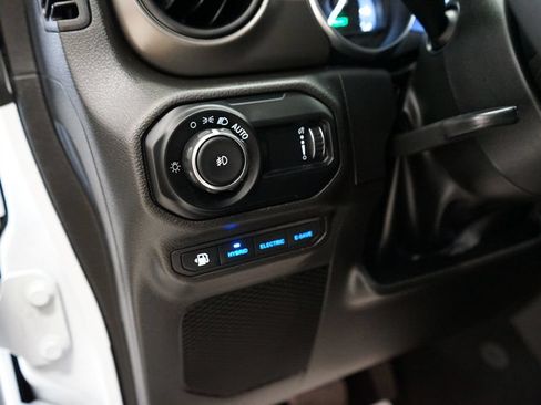 Used 2023 Jeep Wrangler Unlimited w/ Cold Weather Group AWD/4WD image 28