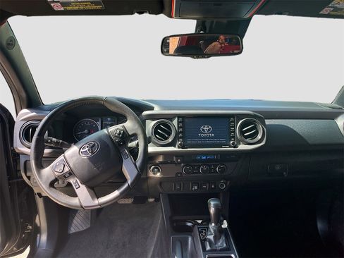 Used 2023 Toyota Tacoma TRD Sport image 9