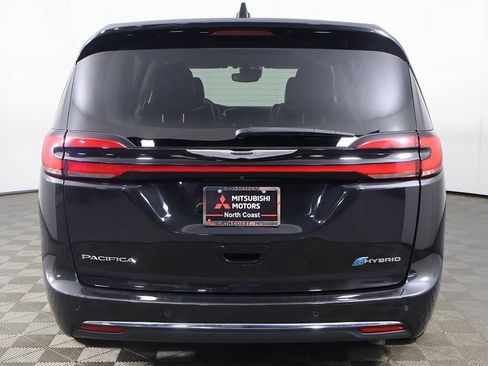 Used 2023 Chrysler Pacifica Limited FWD image 15