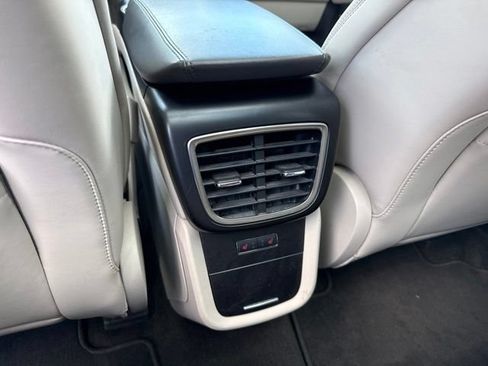 Used 2019 Lincoln Nautilus Reserve AWD/4WD image 17