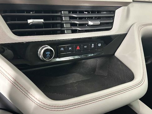 Used 2025 Ford Explorer Active w/ Active Comfort Package AWD/4WD image 33