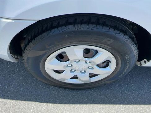 Used 2009 Kia Sedona LX FWD image 13