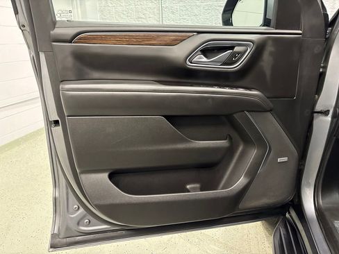 Used 2021 Chevrolet Suburban High Country AWD/4WD image 13