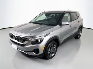 Used 2022 Kia Seltos LX image 1