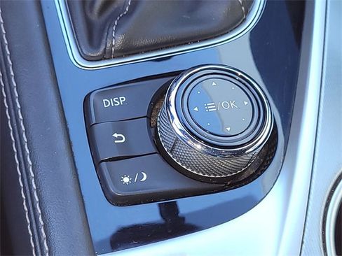 Used 2018 INFINITI Q60 2.0t w/ Moonroof Package image 13