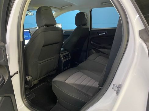 Used 2024 Ford Edge SE w/ Black Appearance Package image 32