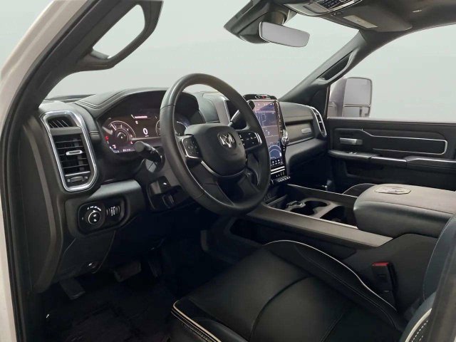 Used 2025 RAM 2500 Laramie AWD/4WD image 18
