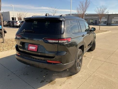 Certified 2023 Jeep Grand Cherokee L Limited w/ Black Appearance Package image 6