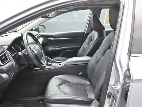 Used 2023 Toyota Camry XSE FWD image 8