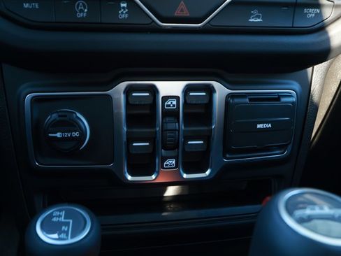 New 2026 Jeep Gladiator Sport image 19