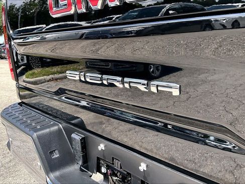 Used 2024 GMC Sierra 2500 SLT w/ SLT Premium Package AWD/4WD image 10