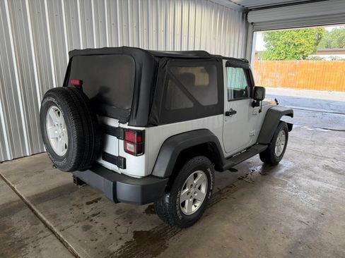 Used 2011 Jeep Wrangler Rubicon w/ PWR Convenience Group AWD/4WD image 5