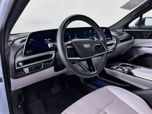Used 2024 Cadillac Lyriq Luxury w/ LPO, Floor Liner Package AWD/4WD image 9