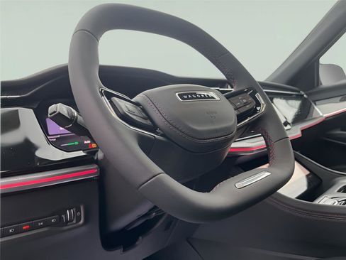 Used 2025 Jeep Wagoneer S Limited image 11