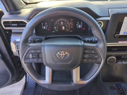 Certified 2025 Toyota 4Runner SR5 AWD/4WD image 15