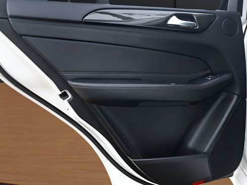 Used 2018 Mercedes-Benz GLE 43 AMG GLE 43 AMG w/ Night Package image 19