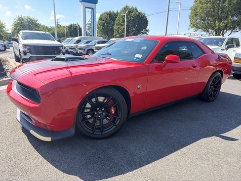 Used 2022 Dodge Challenger R/T Scat Pack w/ Shaker Package RWD image 3