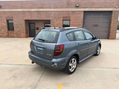 Used 2007 Pontiac Vibe w/ Sun And Sound Package FWD image 4
