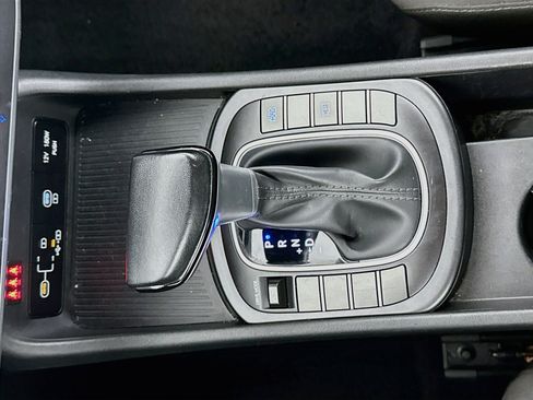 Used 2024 Hyundai Kona SEL FWD image 24