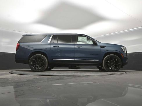 New 2026 GMC Yukon XL Denali w/ Denali Reserve Package AWD/4WD image 36