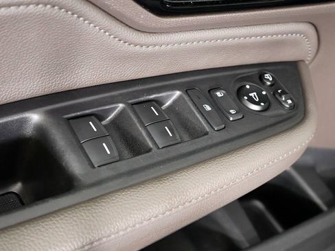 Used 2019 Honda Odyssey Elite image 16