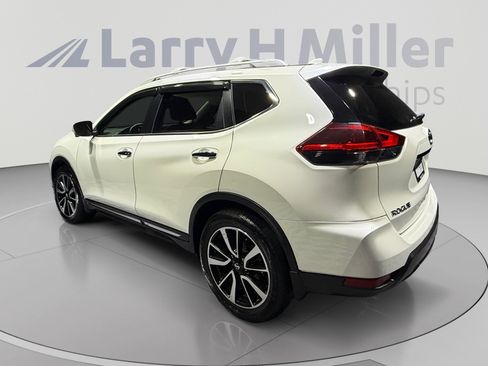 Used 2018 Nissan Rogue SL w/ Premium Package FWD image 3