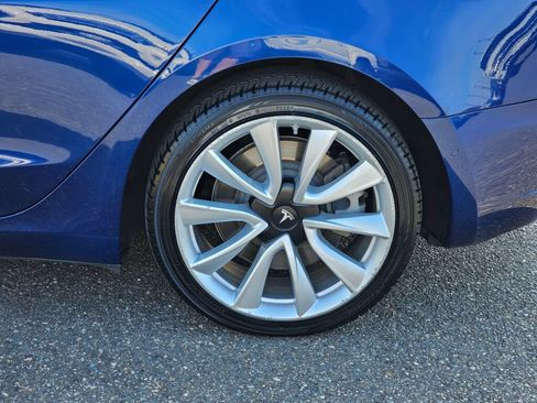 Used 2019 Tesla Model 3 RWD image 9
