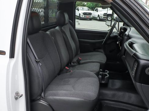 Used 2004 Chevrolet Silverado 3500 W/T image 31