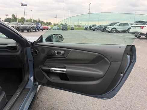 Used 2025 Ford Mustang Coupe RWD image 33