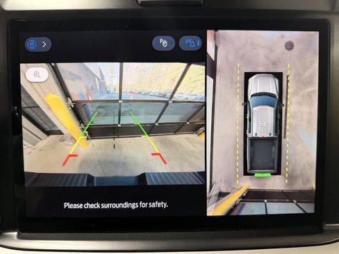 Used 2025 Ford F350 XLT w/ Black Appearance Package image 55