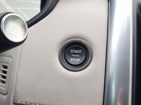 Certified 2025 Land Rover Discovery S image 20