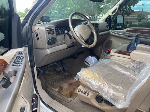 Used 2002 Ford Excursion Limited AWD/4WD image 5