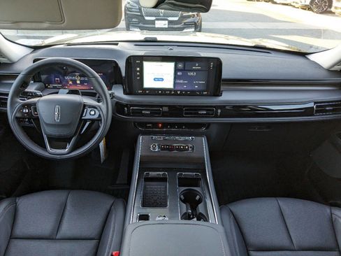 New 2025 Lincoln Aviator Reserve w/ Illumination Package image 16