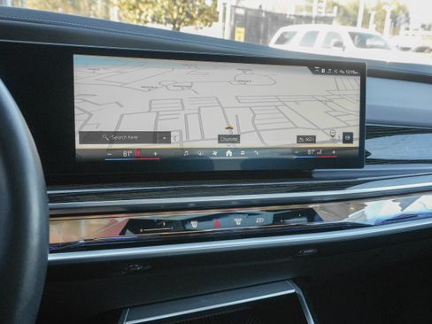 Certified 2025 BMW 740i image 23