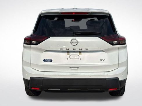 Used 2024 Nissan Rogue SV FWD image 4