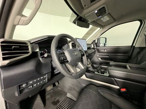 Used 2022 Toyota Tundra SR5 w/ SR5 Premium Package image 15