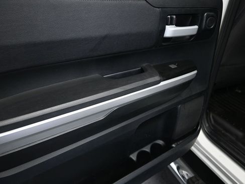 Used 2017 Toyota Tundra SR5 RWD image 15