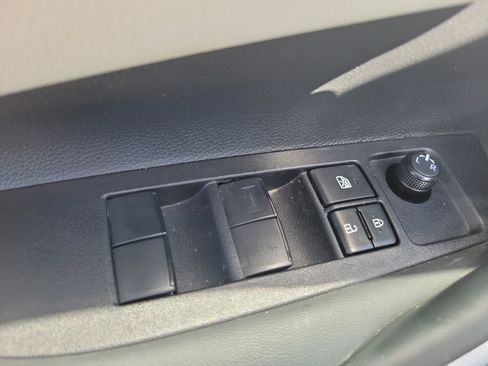 Used 2025 Toyota Corolla SE FWD image 20