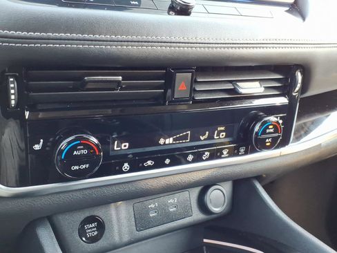 Certified 2026 Nissan Rogue SL AWD/4WD image 19