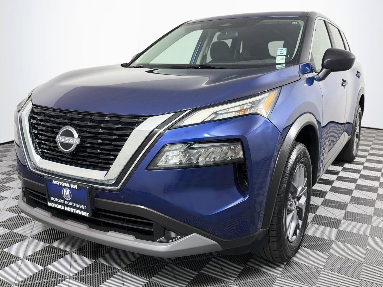 Used 2023 Nissan Rogue S AWD/4WD image 5