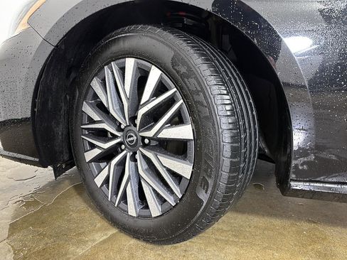 Used 2023 Nissan Altima 2.5 SV image 5