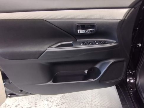 Used 2018 Mitsubishi Outlander ES AWD/4WD image 21