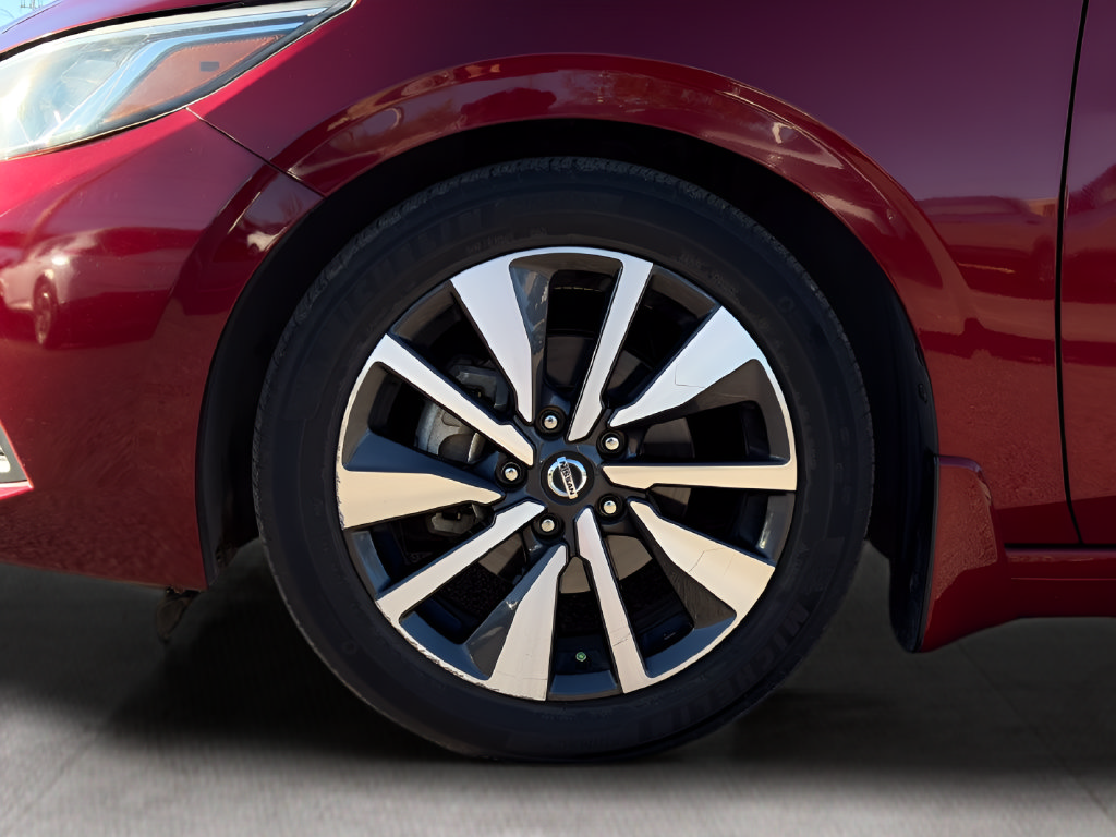 Used 2021 Nissan Sentra SV w/ SV Premium Package FWD image 31