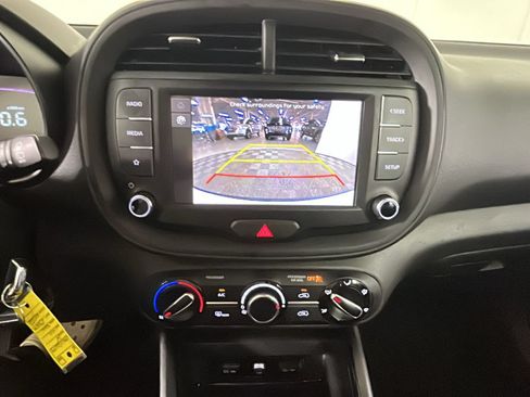 Used 2024 Kia Soul LX FWD image 24