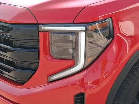 Used 2024 GMC Sierra 1500 Elevation image 7