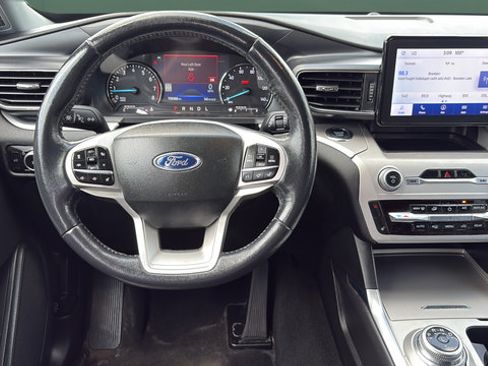 Used 2023 Ford Explorer XLT w/ Equipment Group 202A AWD/4WD image 25