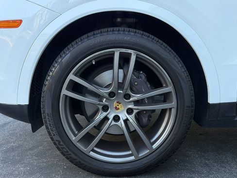 Used 2019 Porsche Cayenne AWD/4WD image 9