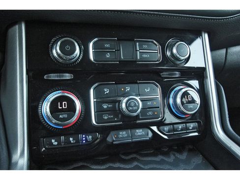 Used 2024 GMC Yukon Denali RWD image 24