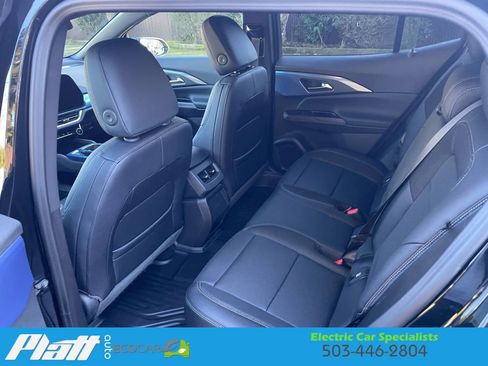 Used 2025 Chevrolet Equinox EV LT w/ Convenience Package image 40