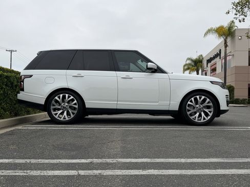 Used 2019 Land Rover Range Rover HSE AWD/4WD image 4